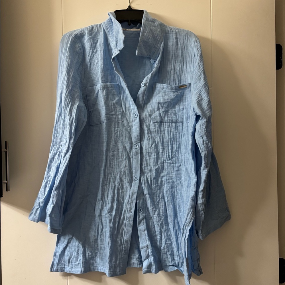 Nicole Miller Large Light Blue Button-Up Shirt